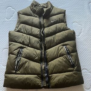 Nike Sportswear Windrunner Down Fill Vest Like New